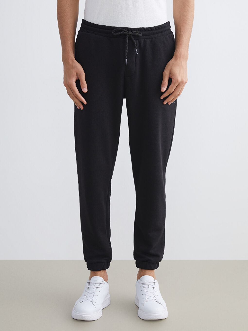 Standard Fit Men's Jogger Sweatpants-1