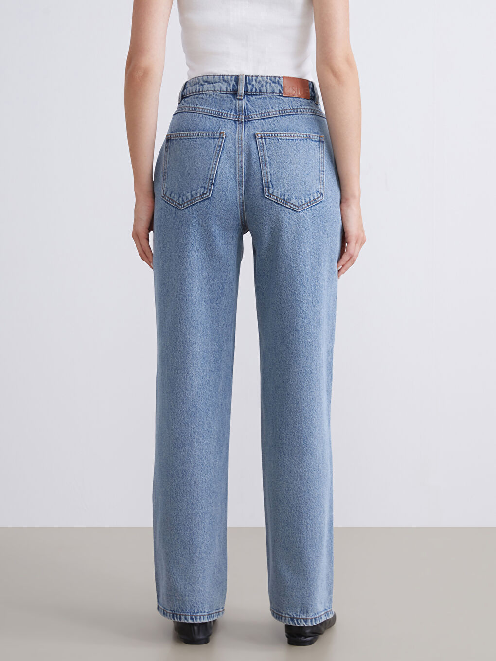 Straight Fit Women's Jeans-3