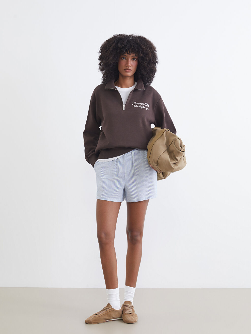 Әйелдерге арналған биік жағалы кестеленген оверсайз қалың свитшот-1