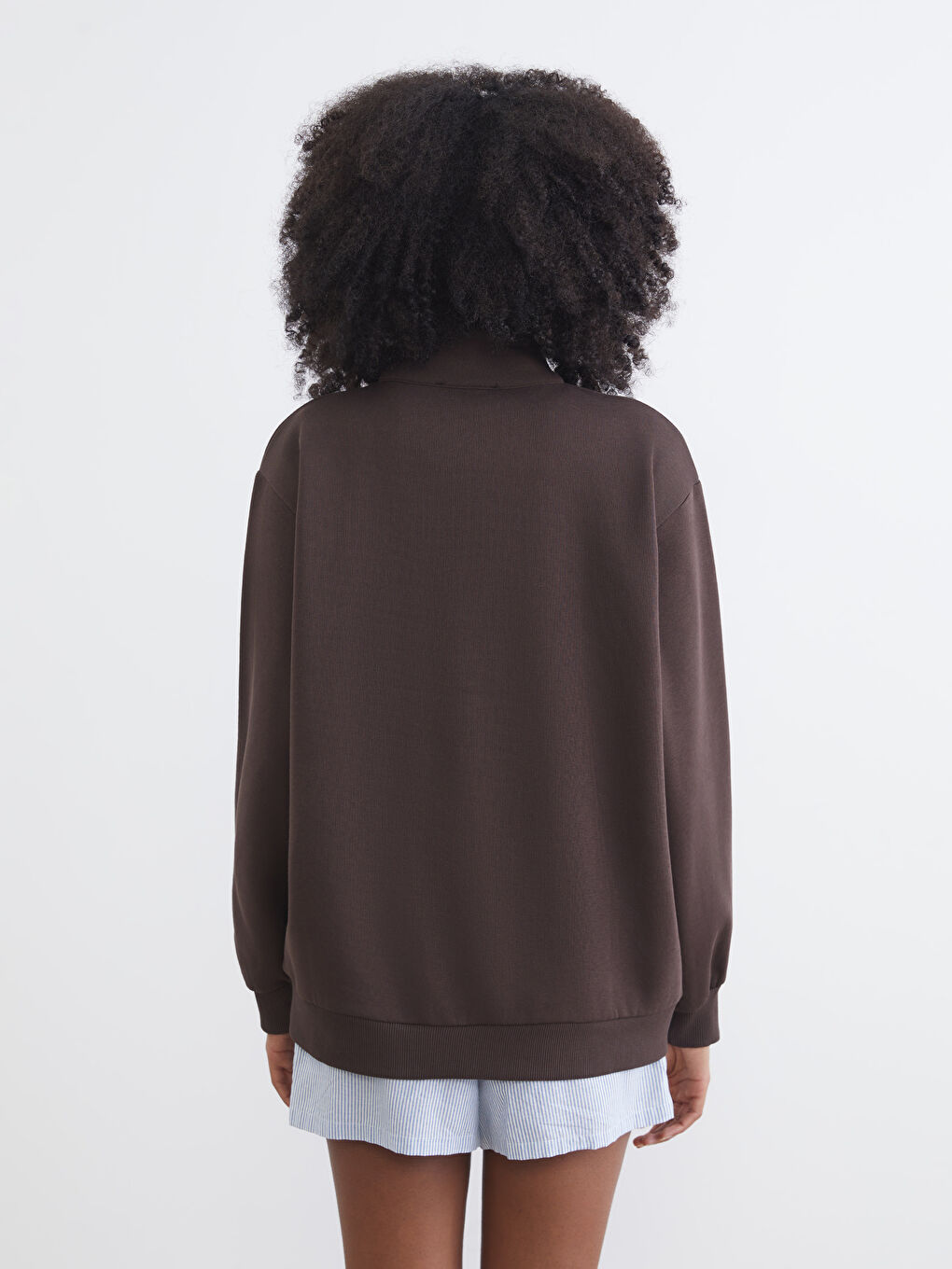 Әйелдерге арналған биік жағалы кестеленген оверсайз қалың свитшот-3