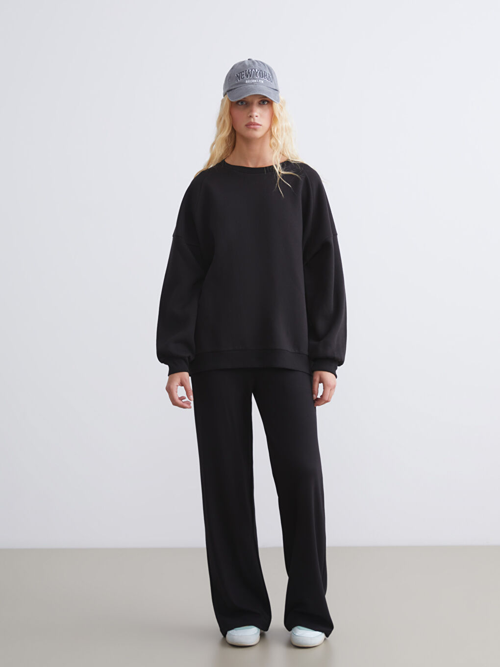 Crew Neck Oversize Women's Thick Sweatshirt-1