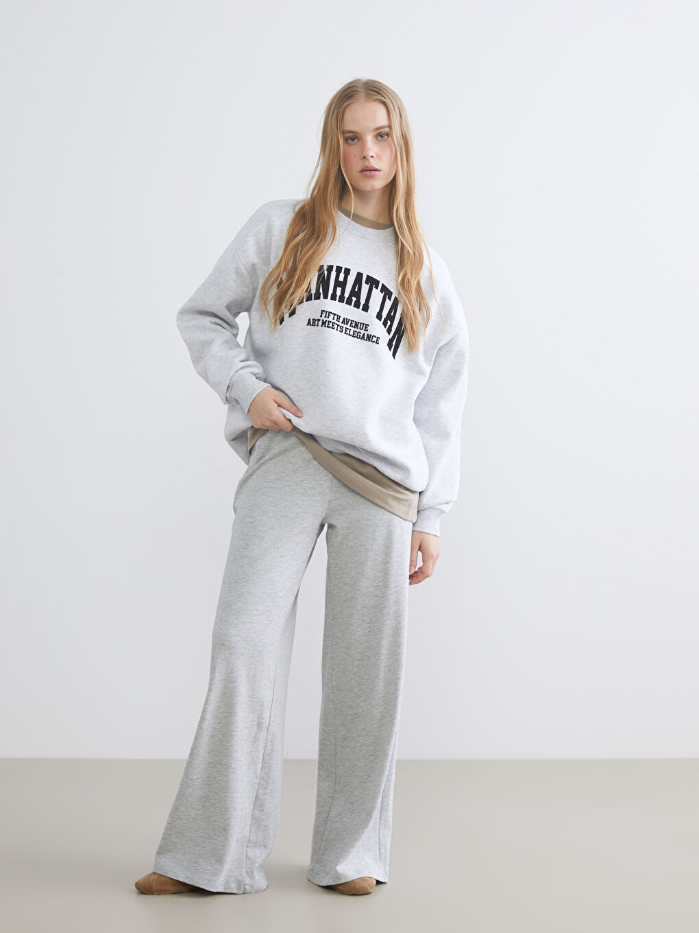 Women's Sweatpants with Elastic Waist