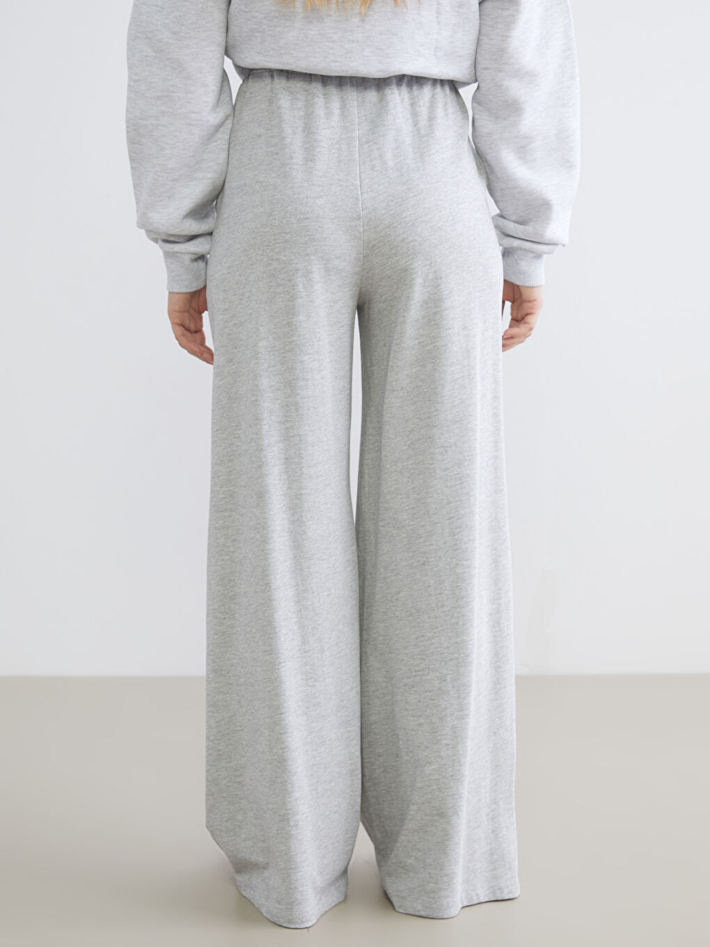 Women's Sweatpants with Elastic Waist-3