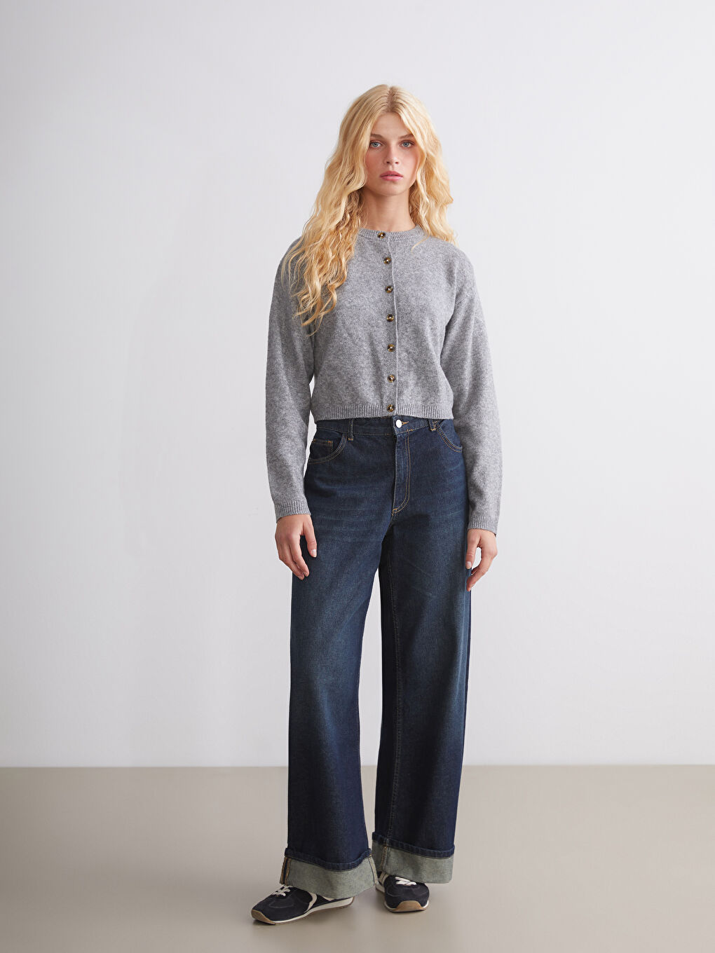 Crew Neck Women's Knitwear Cardigan-1