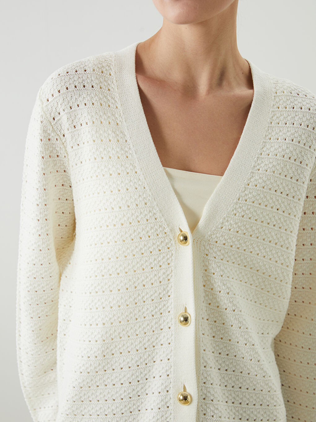 LCWAIKIKI Classic V-Neck Hole-Knitted Women's Knitwear Cardigan -W58626Z8-R9J