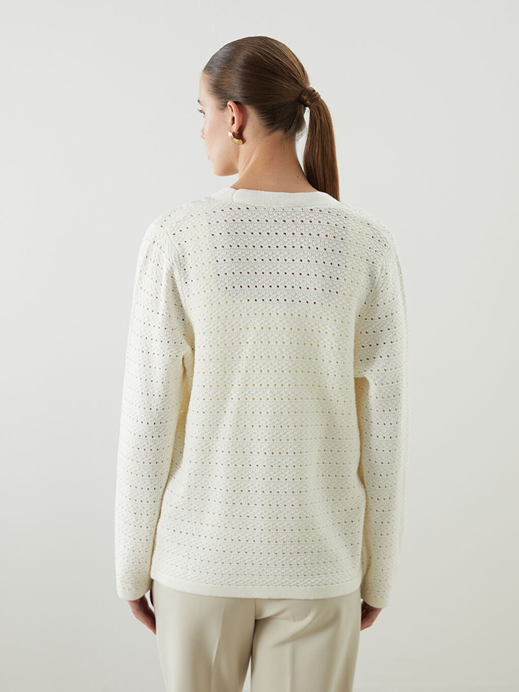 LCWAIKIKI Classic V-Neck Hole-Knitted Women's Knitwear Cardigan -W58626Z8-R9J
