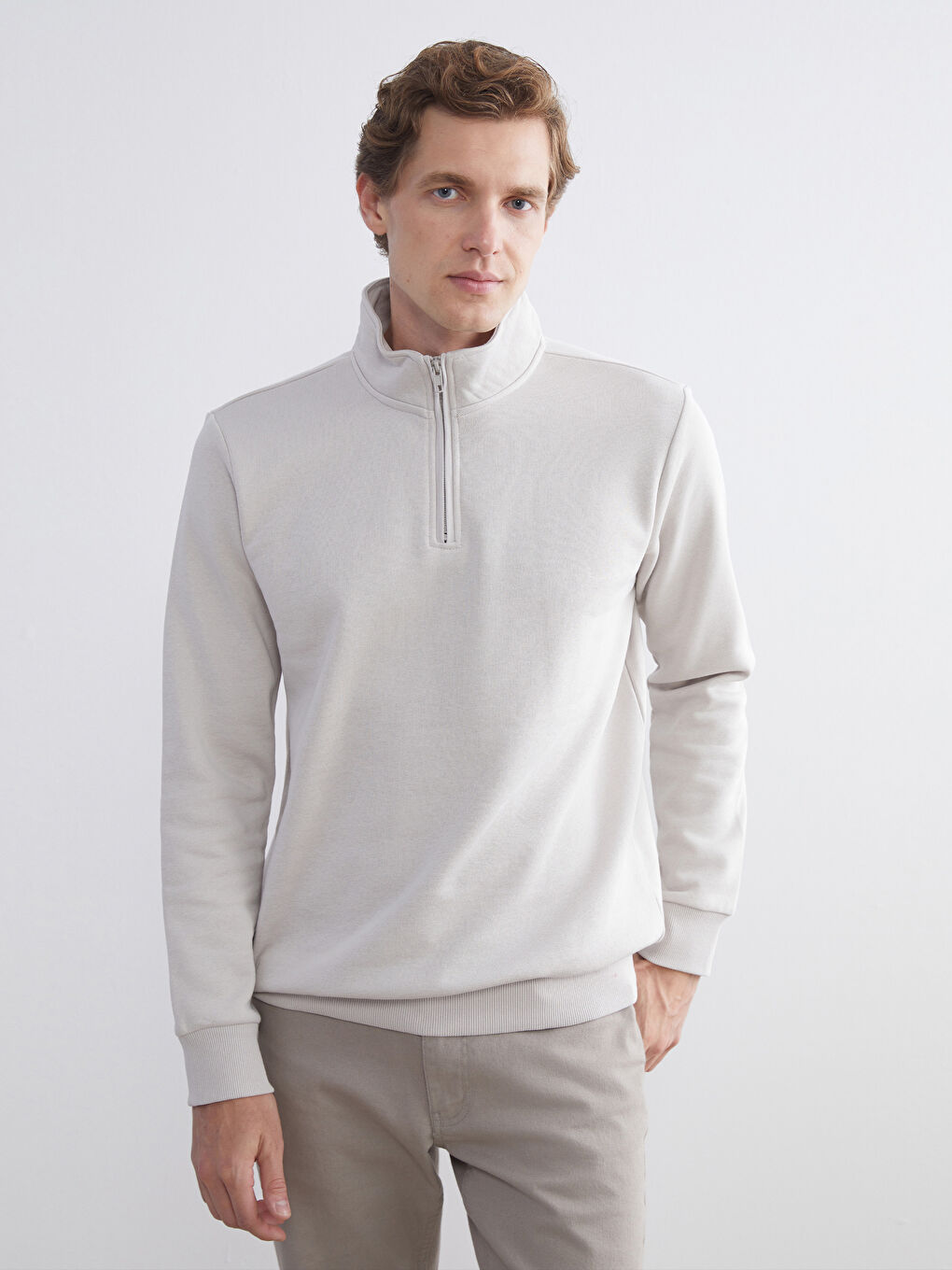 سويت شيرت تخين كم طويل بياقة قمع للرجال