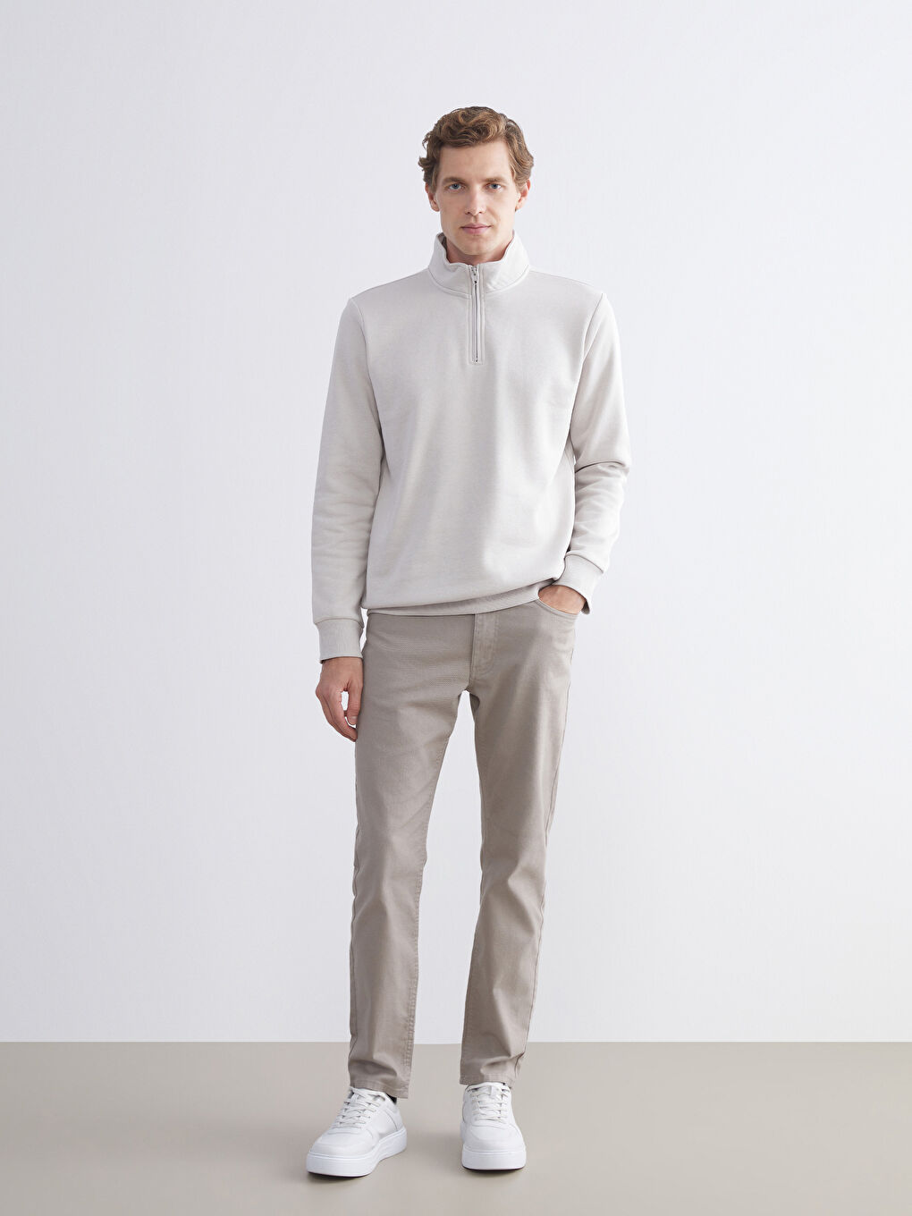 سويت شيرت تخين كم طويل بياقة قمع للرجال-1