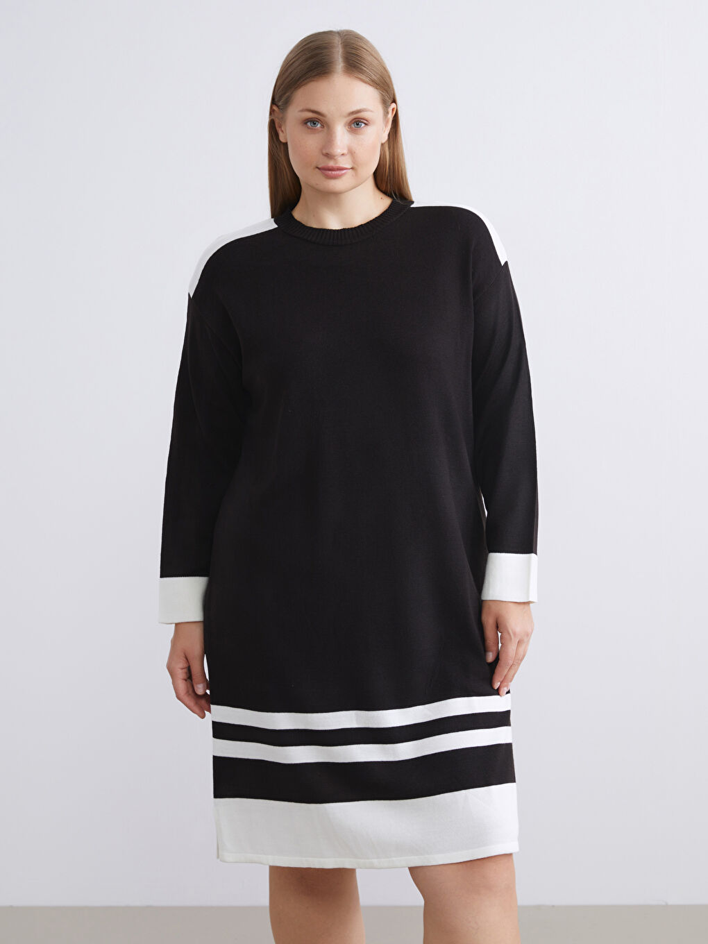 Siyah Bisiklet Yaka Renk Bloklu Triko Elbise-1