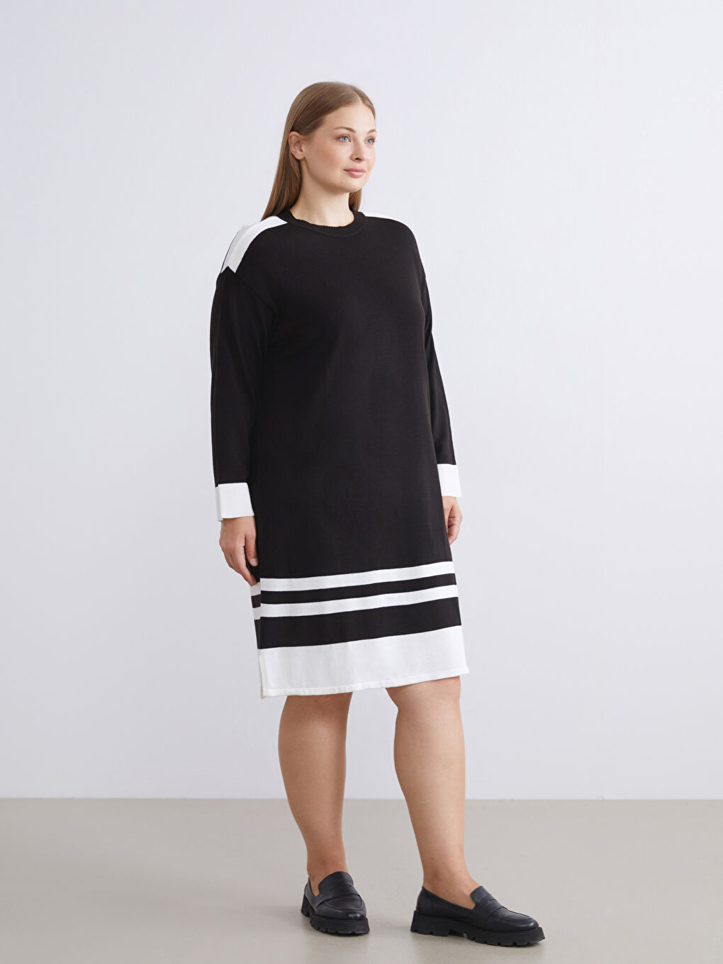 Siyah Bisiklet Yaka Renk Bloklu Triko Elbise-5