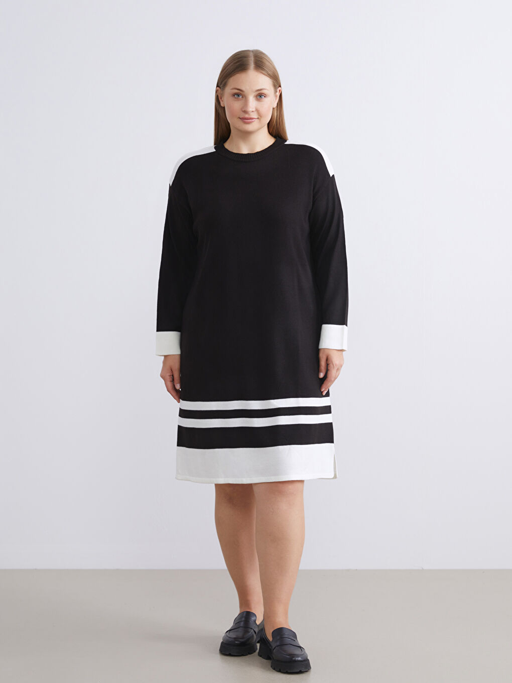 Siyah Bisiklet Yaka Renk Bloklu Triko Elbise-6