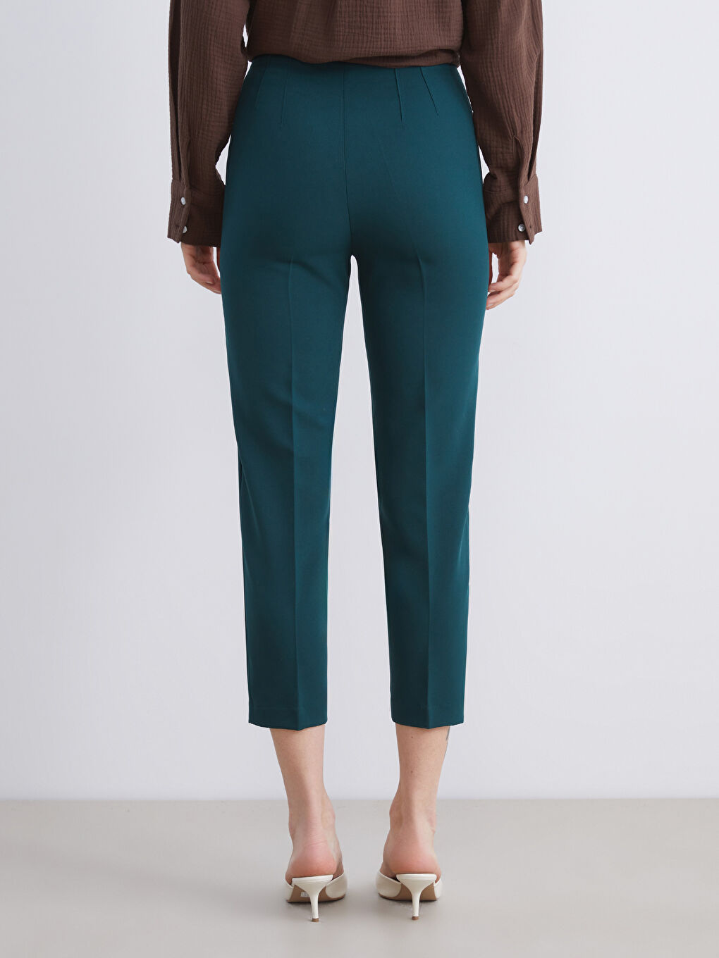 Carrot Fit Women's Trousers-3