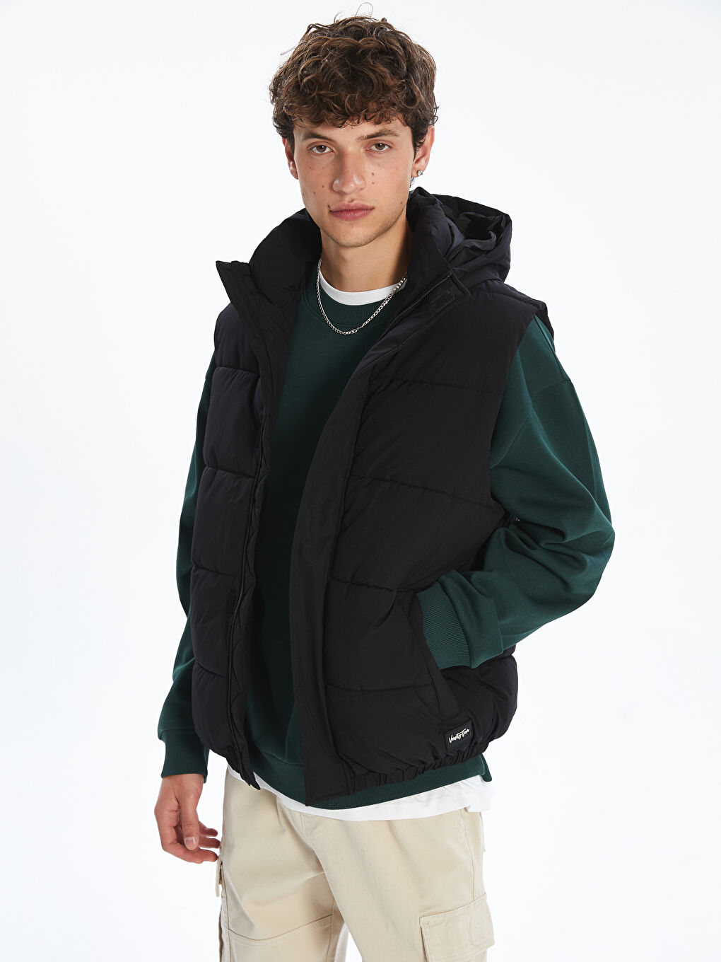 Siyah Standart Kalıp Kapüşonlu Erkek Şişme Yelek