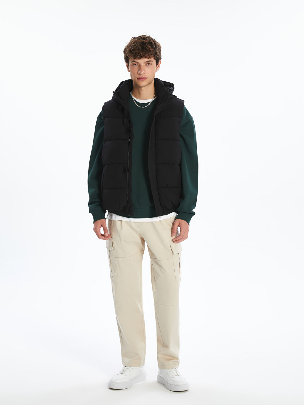 Siyah Standart Kalıp Kapüşonlu Erkek Şişme Yelek-1