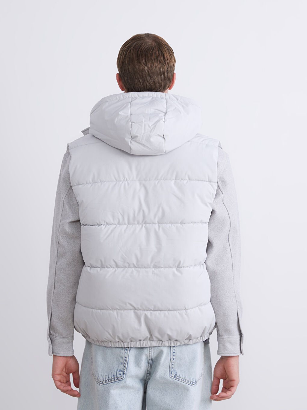 Gri Standart Kalıp Kapüşonlu Erkek Şişme Yelek-4