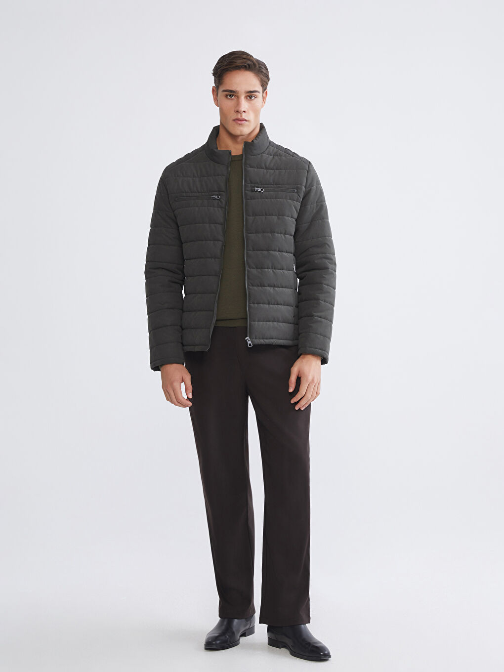 پاڵتۆی پوفەری فیتی ئاسایی یه‌خه‌ی مل بەرز بۆ پیاوان-1