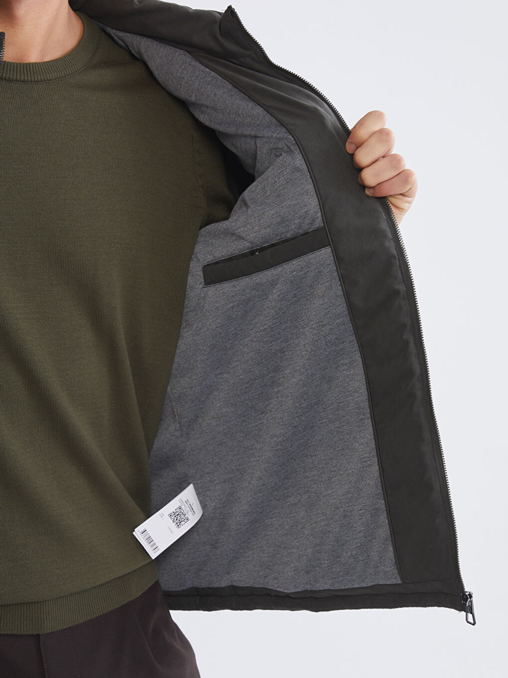 پاڵتۆی پوفەری فیتی ئاسایی یه‌خه‌ی مل بەرز بۆ پیاوان-3