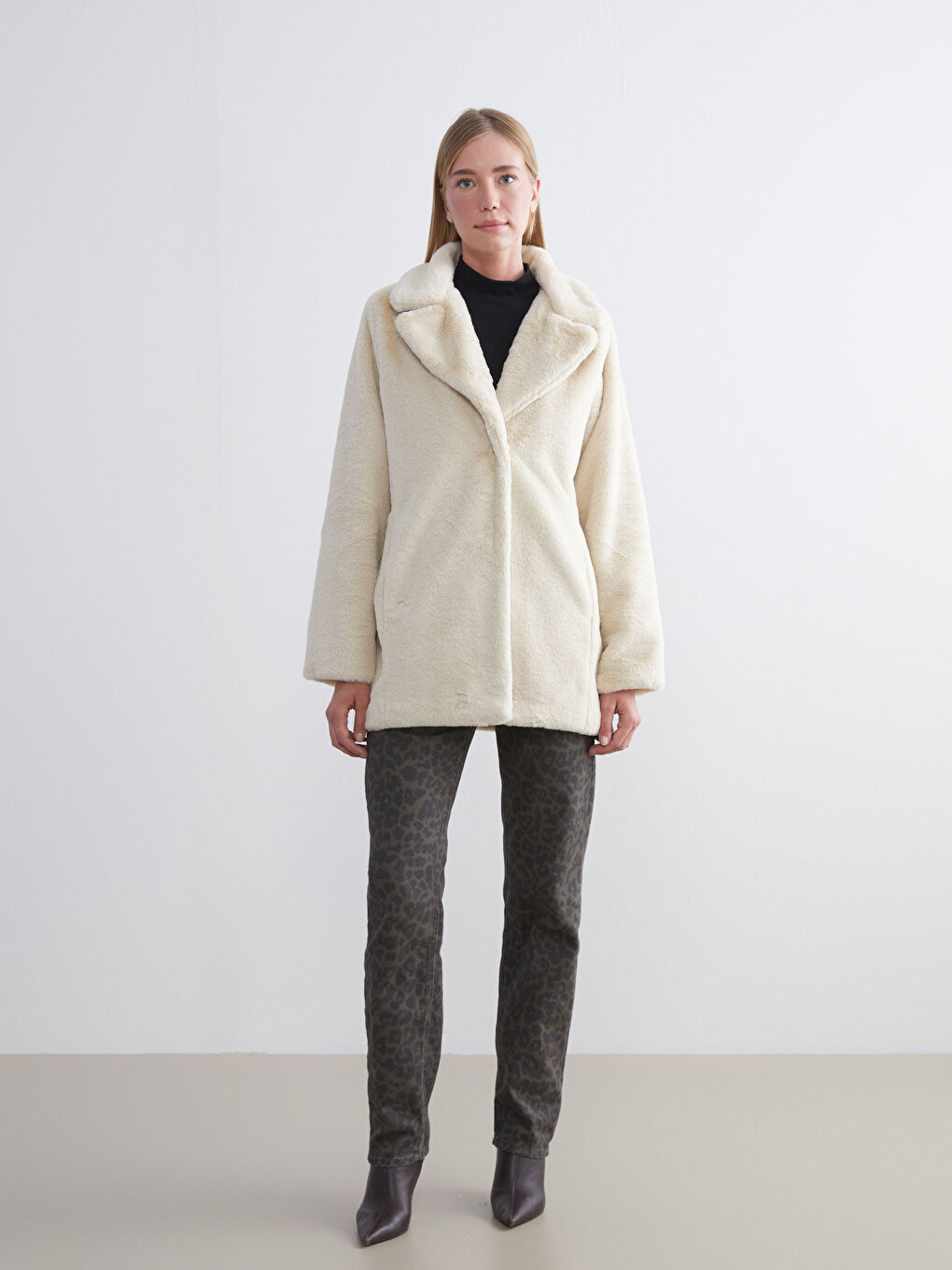 Jacket Neck Women's Fur Overcoat-1