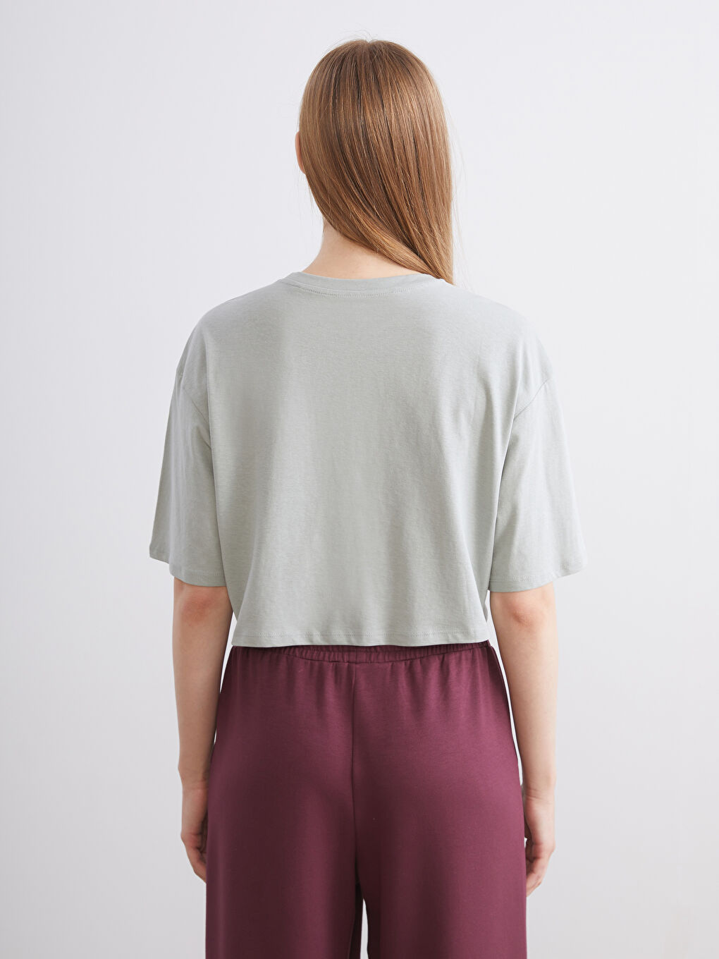 Crew Neck Oversize Crop Women's Sports T-Shirt-3