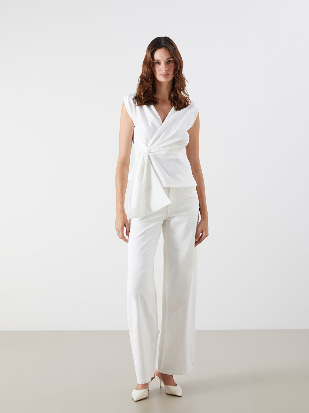 LCW Vision V-Neck Gathered Blouse -W59018Z8-R9J
