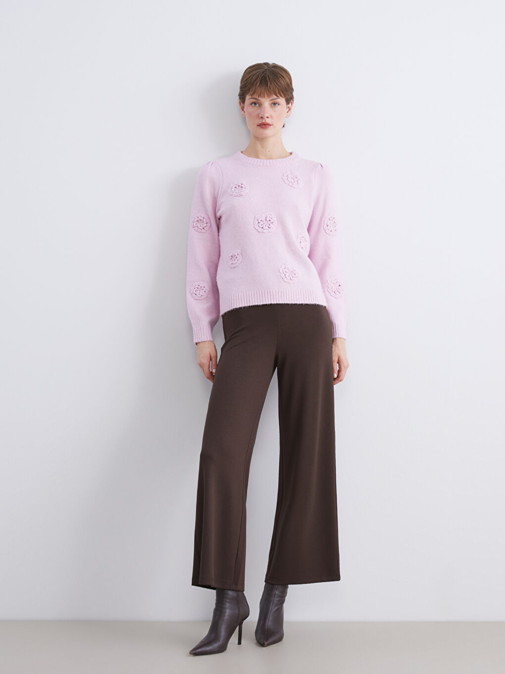 Crew Neck Embroidered Women's Knitwear Sweater-1