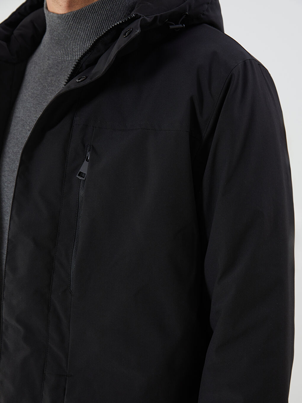 Siyah Standart Kalıp Kapüşonlu Erkek Mont-2