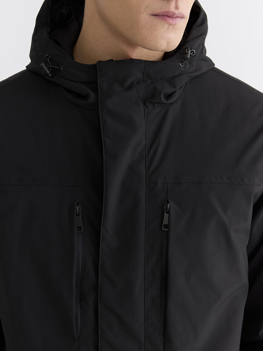 Мужская куртка стандартного кроя с капюшоном-4