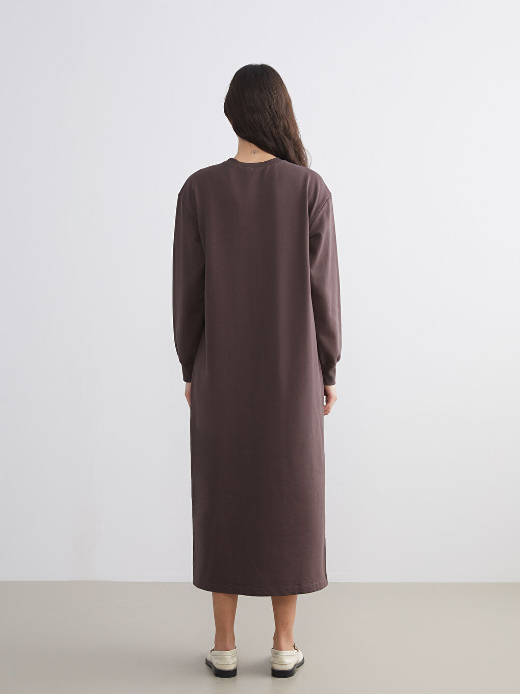 فستان بني امرأة-3