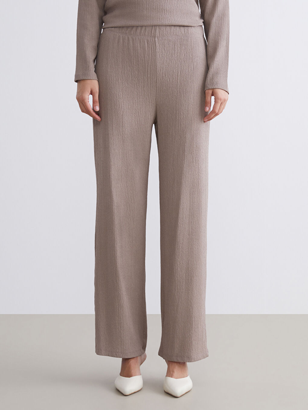 Bej Beli Lastikli Dokulu Kadın Pantolon-2