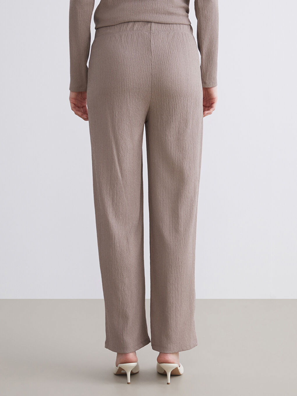 Bej Beli Lastikli Dokulu Kadın Pantolon-4