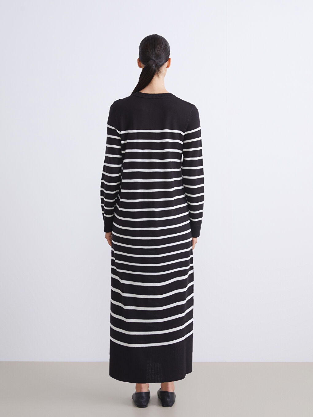 Crew Neck Striped Knit Dress-3
