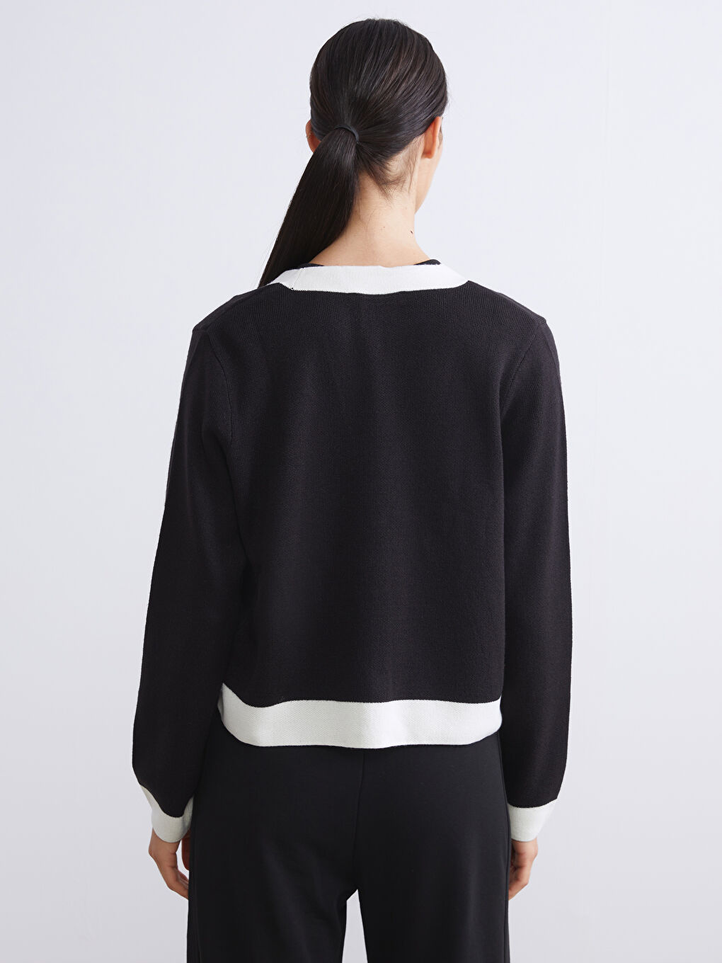 V Neck Women's Knitwear Cardigan-3