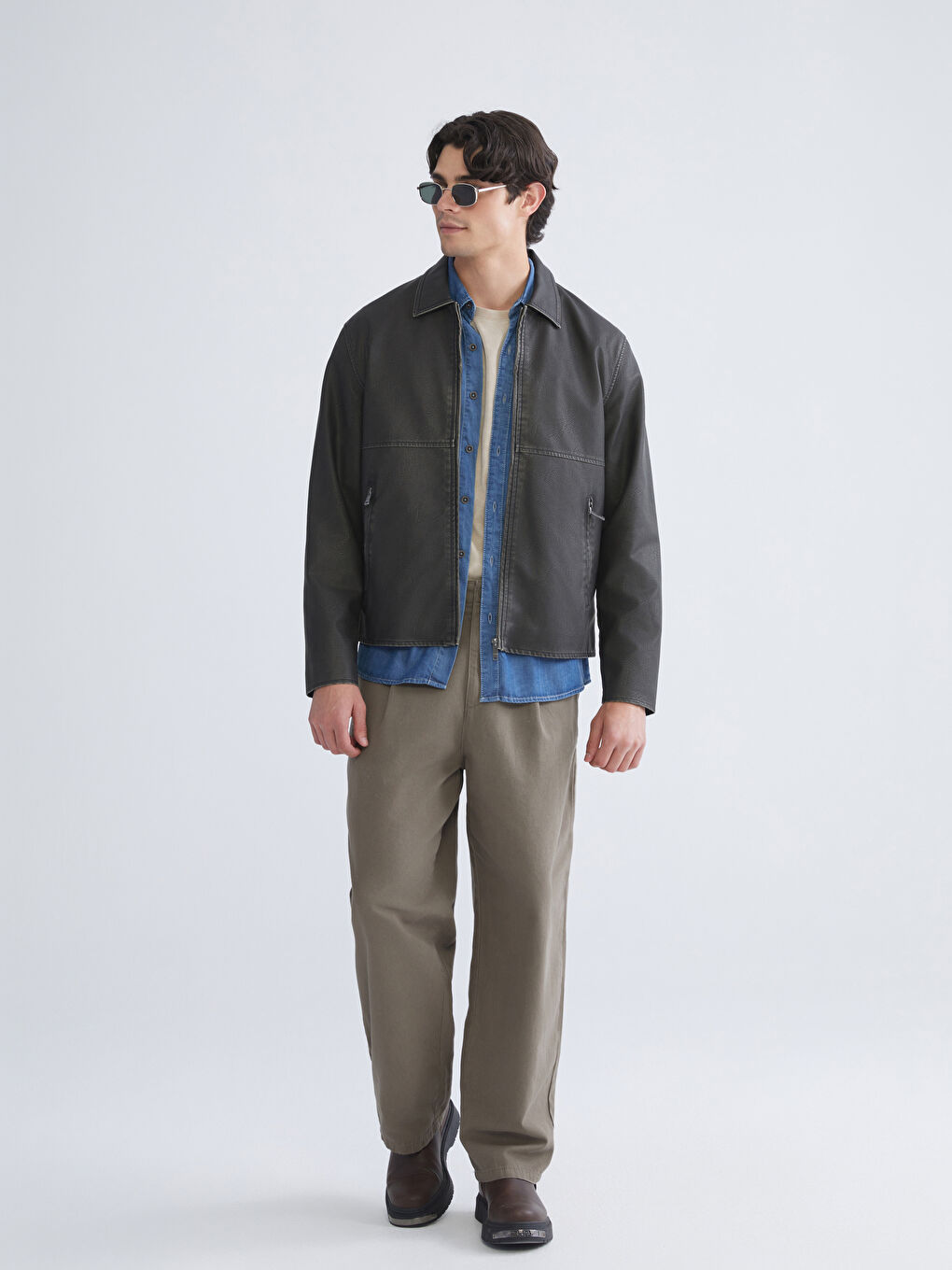 Siyah Standart Kalıp Gömlek Yaka Erkek Deri Görünümlü Ceket-1