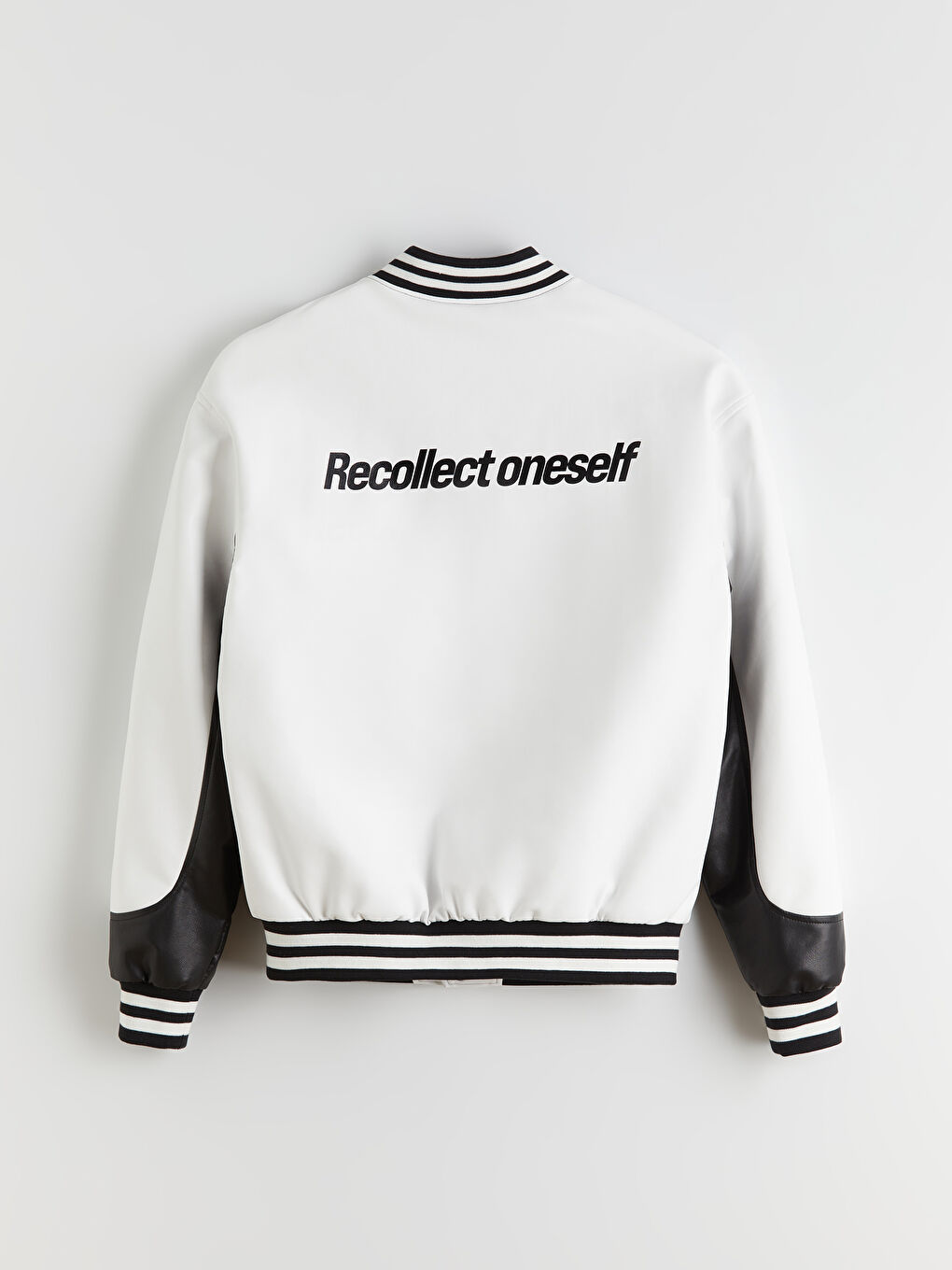 Beyaz Rahat Kalıp Kolej Yaka Logolu Erkek Mont-6