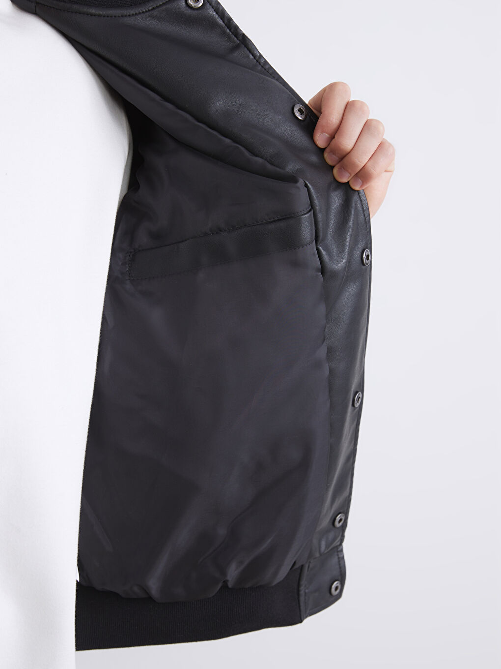 Siyah Rahat Kalıp Kolej Yaka Logolu Erkek Ceket-3