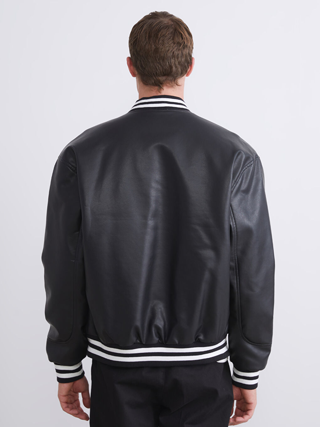 Siyah Rahat Kalıp Kolej Yaka Logolu Erkek Ceket-4