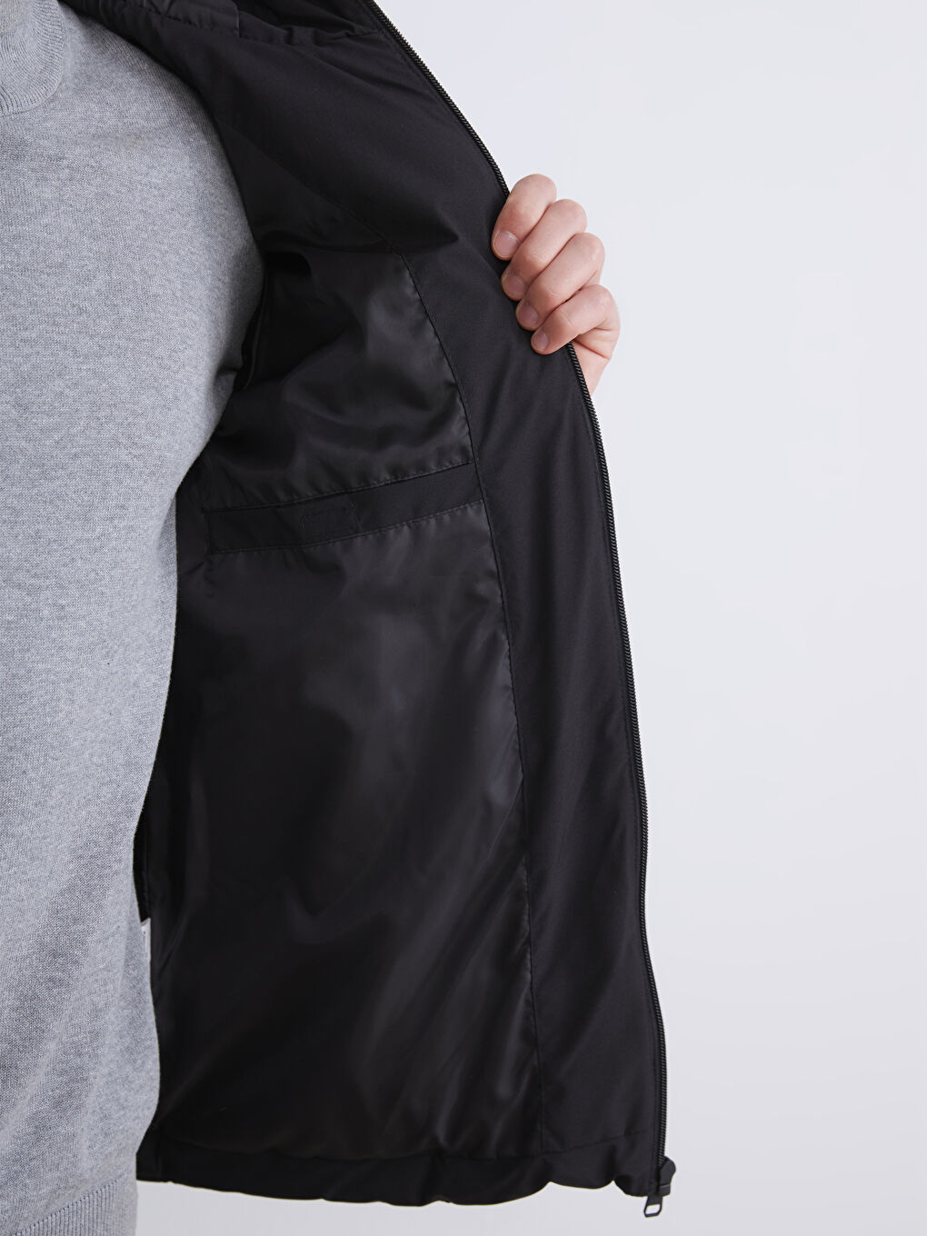 Siyah Standart Kalıp Kapüşonlu Erkek Şişme Mont-2