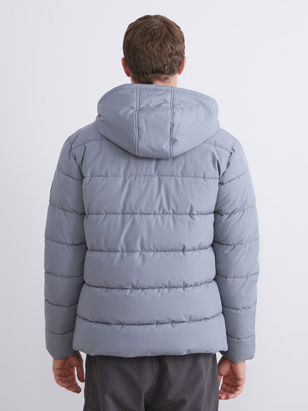 Gri Standart Kalıp Kapüşonlu Erkek Şişme Mont-4