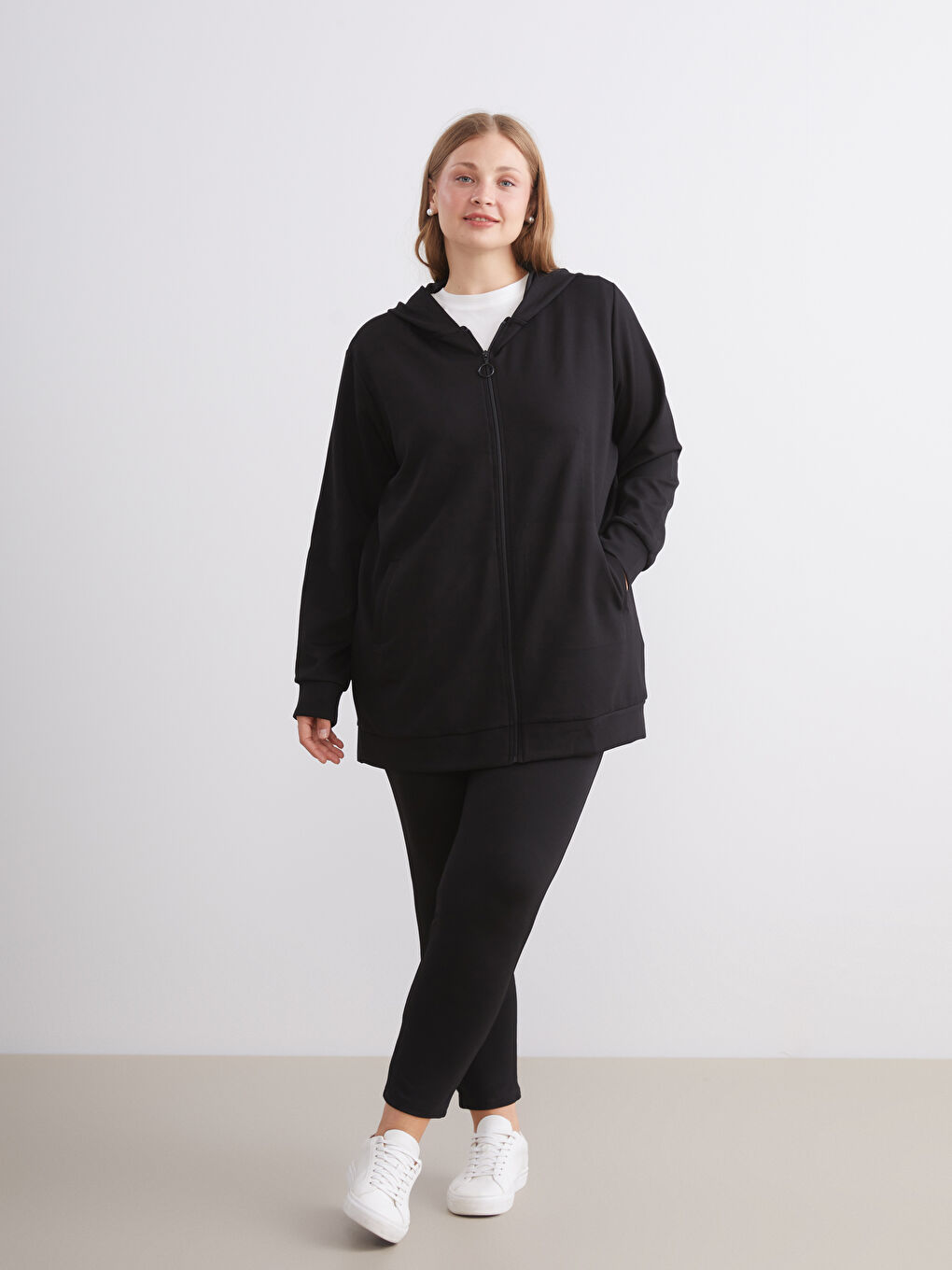 LCWAIKIKI Classic Hooded Oversize Women's Zipper Sweatshirt -W59380Z8-CVL