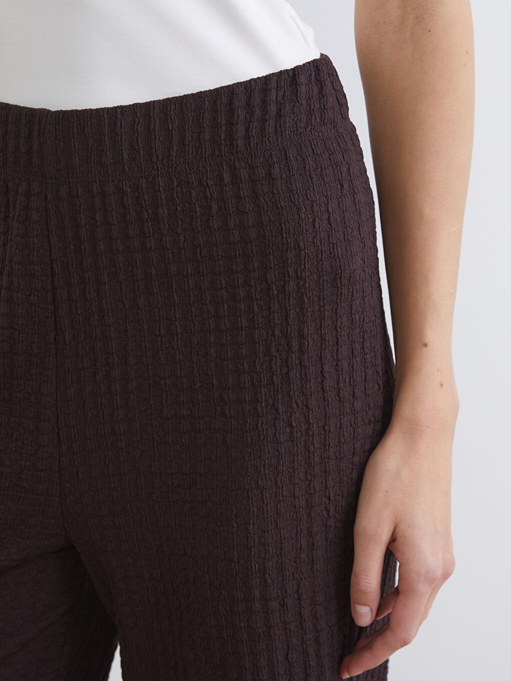 Beli Lastikli Dokulu Geniş Paça Kadın Pantolon-5