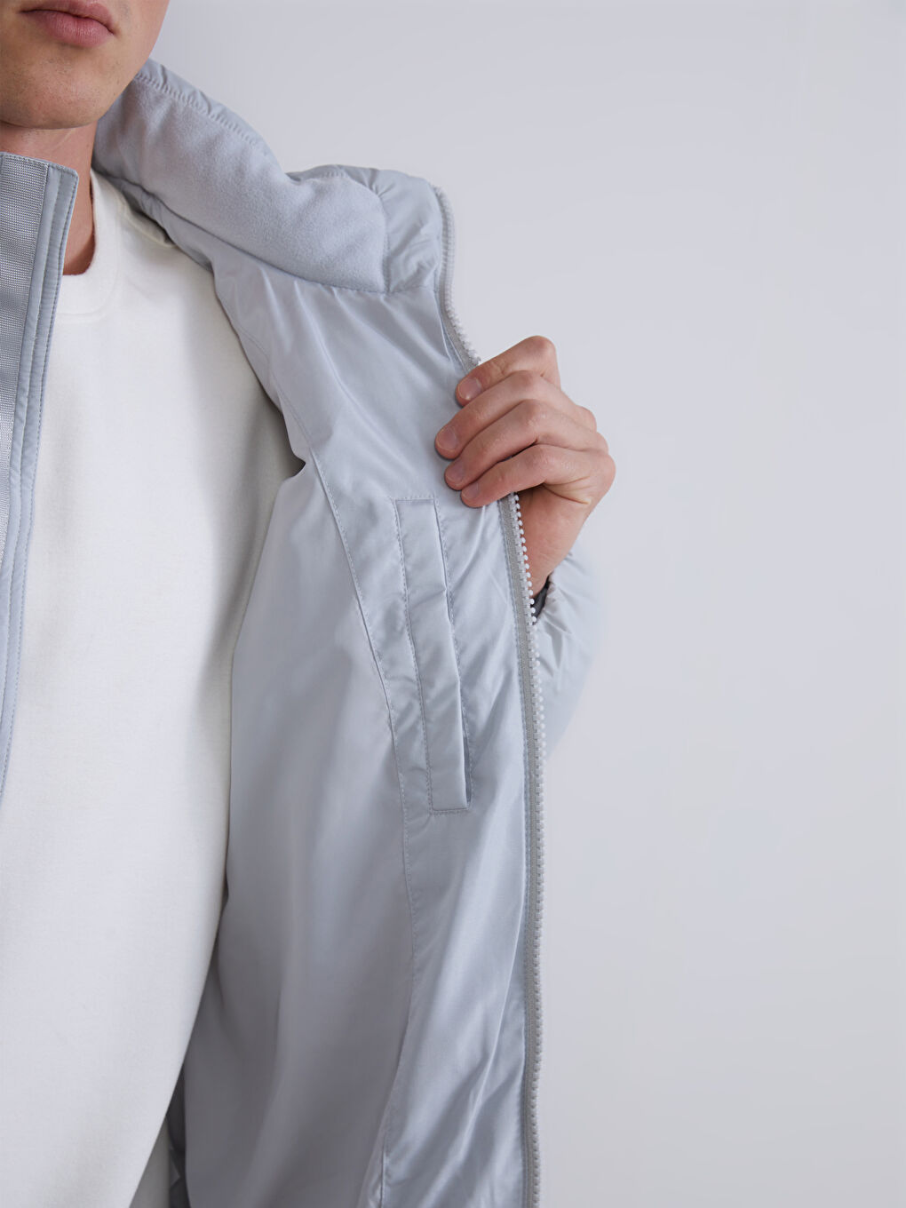 Gri Standart Kalıp Dik Yaka Erkek Şişme Mont-2