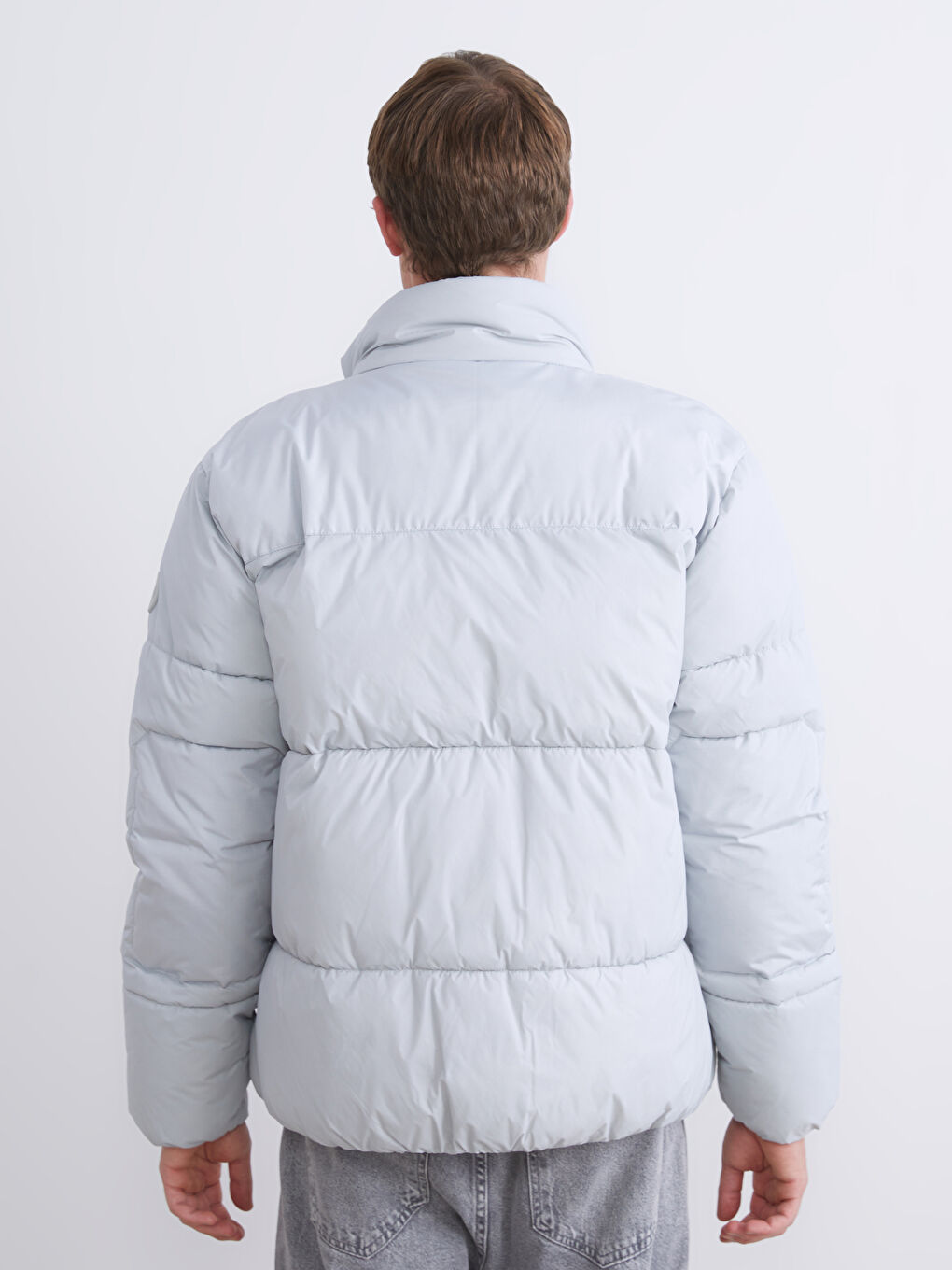 Gri Standart Kalıp Dik Yaka Erkek Şişme Mont-4