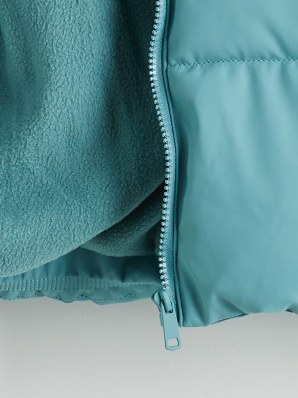 Yeşil Kapüşonlu Erkek Çocuk Şişme Mont-2