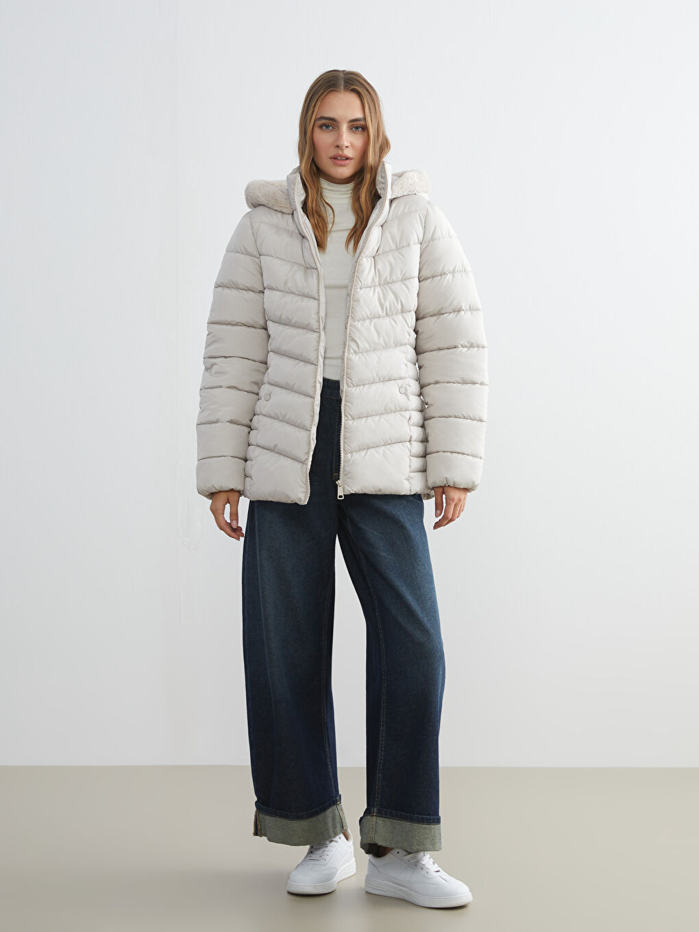 Hooded Women's Puffer Coat-1