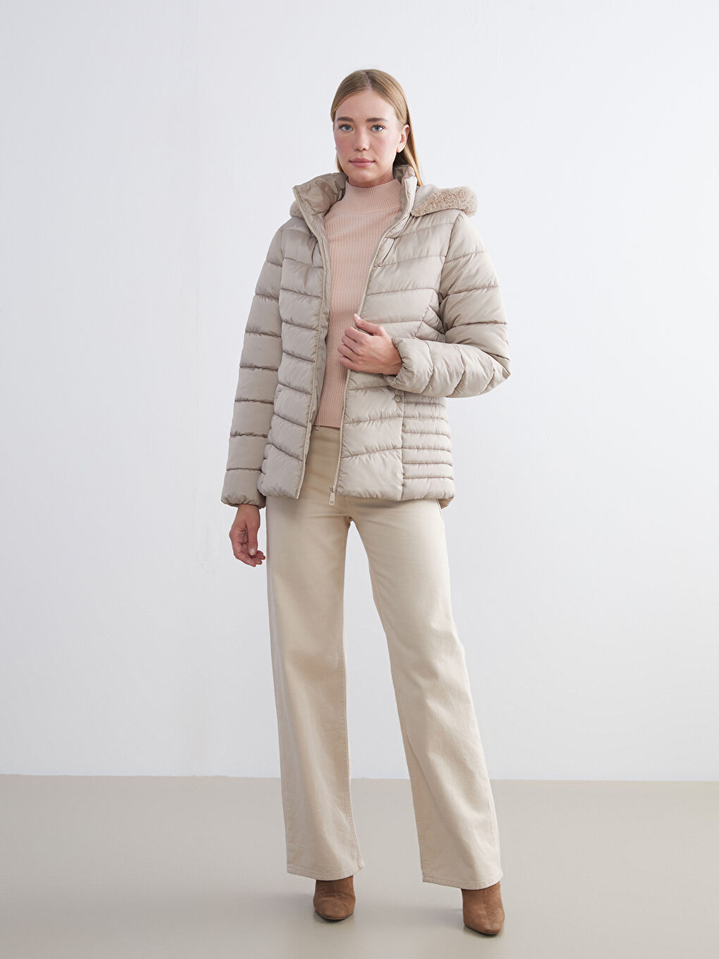Hooded Women's Puffer Coat-1
