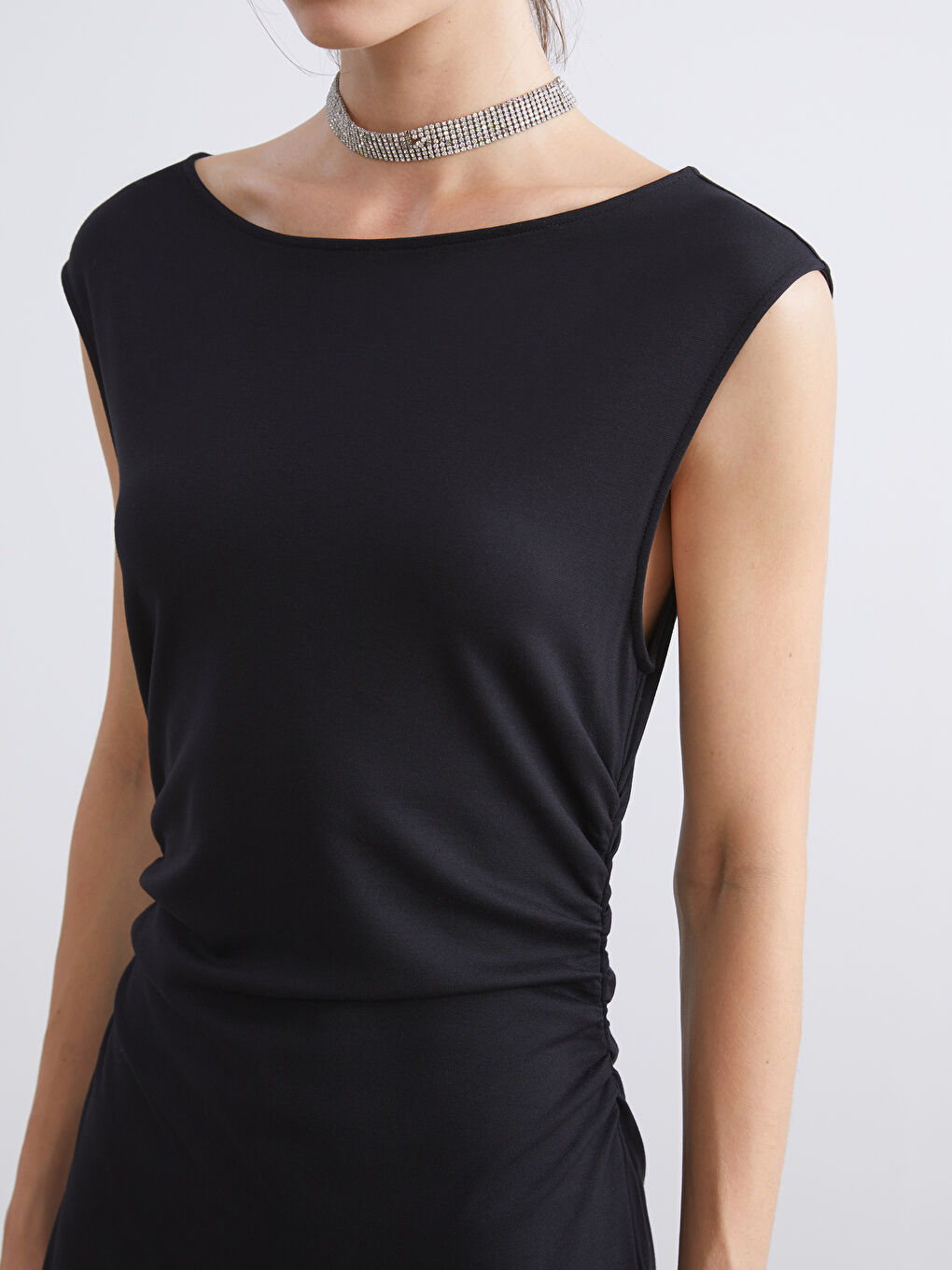 Crew Neck Ruched Dress-2