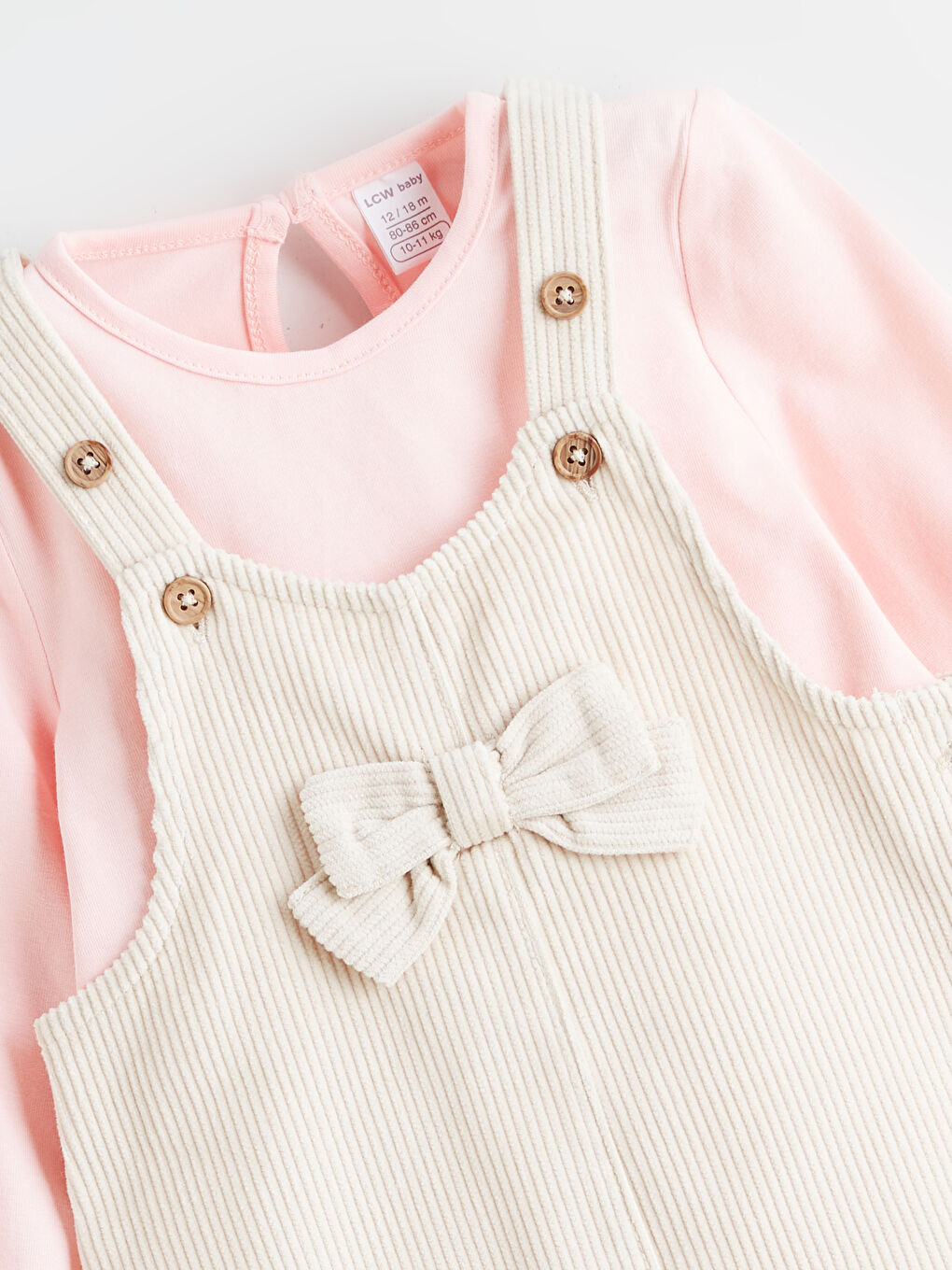 Bej Fiyonk Detaylı Kadife Kız Bebek Salopet Elbise ve Tişört-1