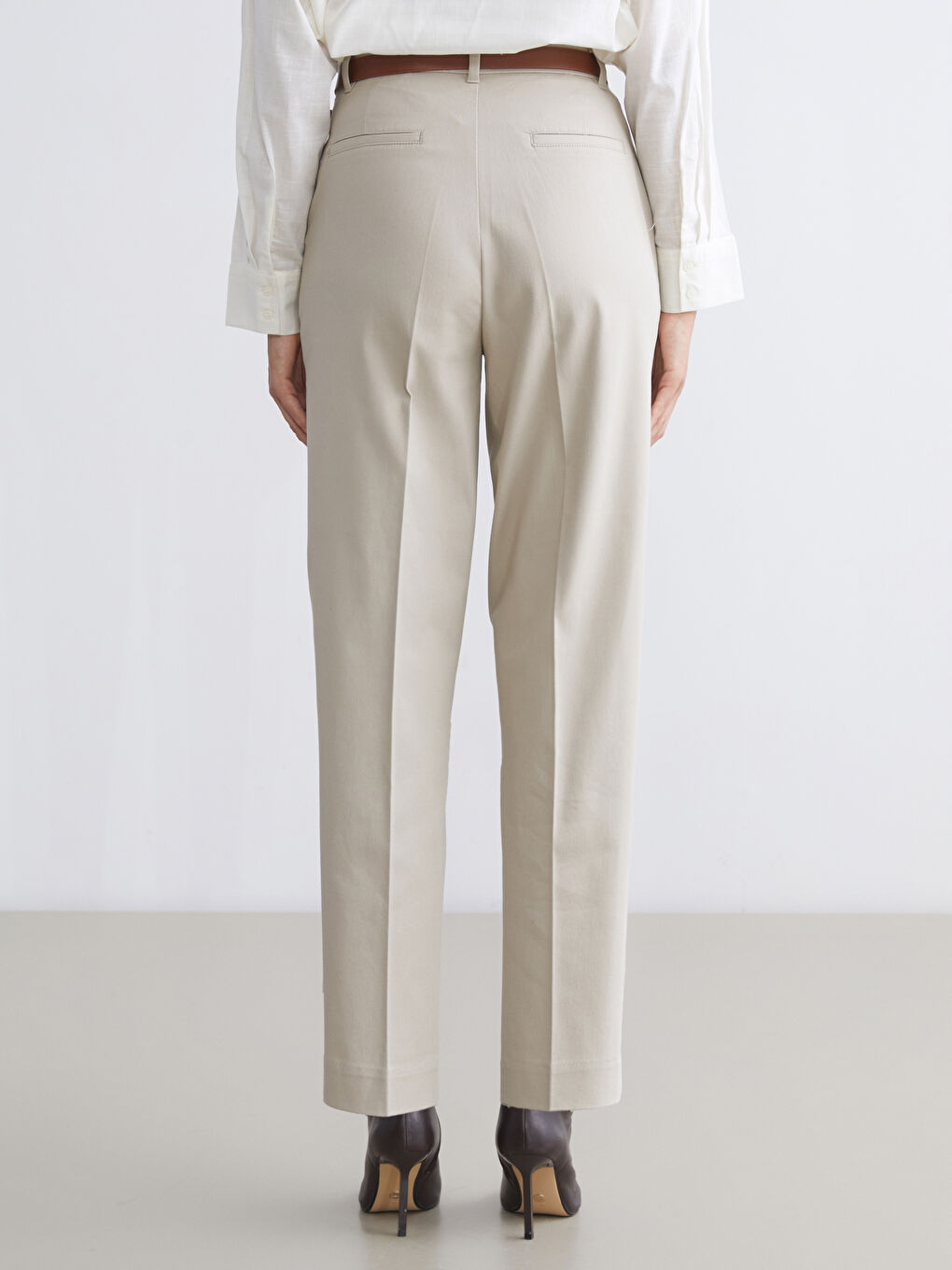 LCW Vision Belted High Waisted Carrot Fit Women's Trousers -W59631Z8-EEV