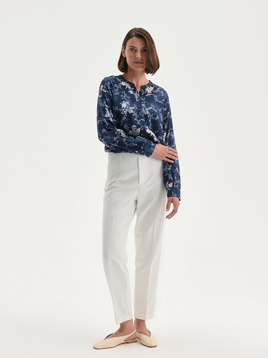 LCW Grace Notch Neck Floral Women's Shirt -W59641Z8-LSJ