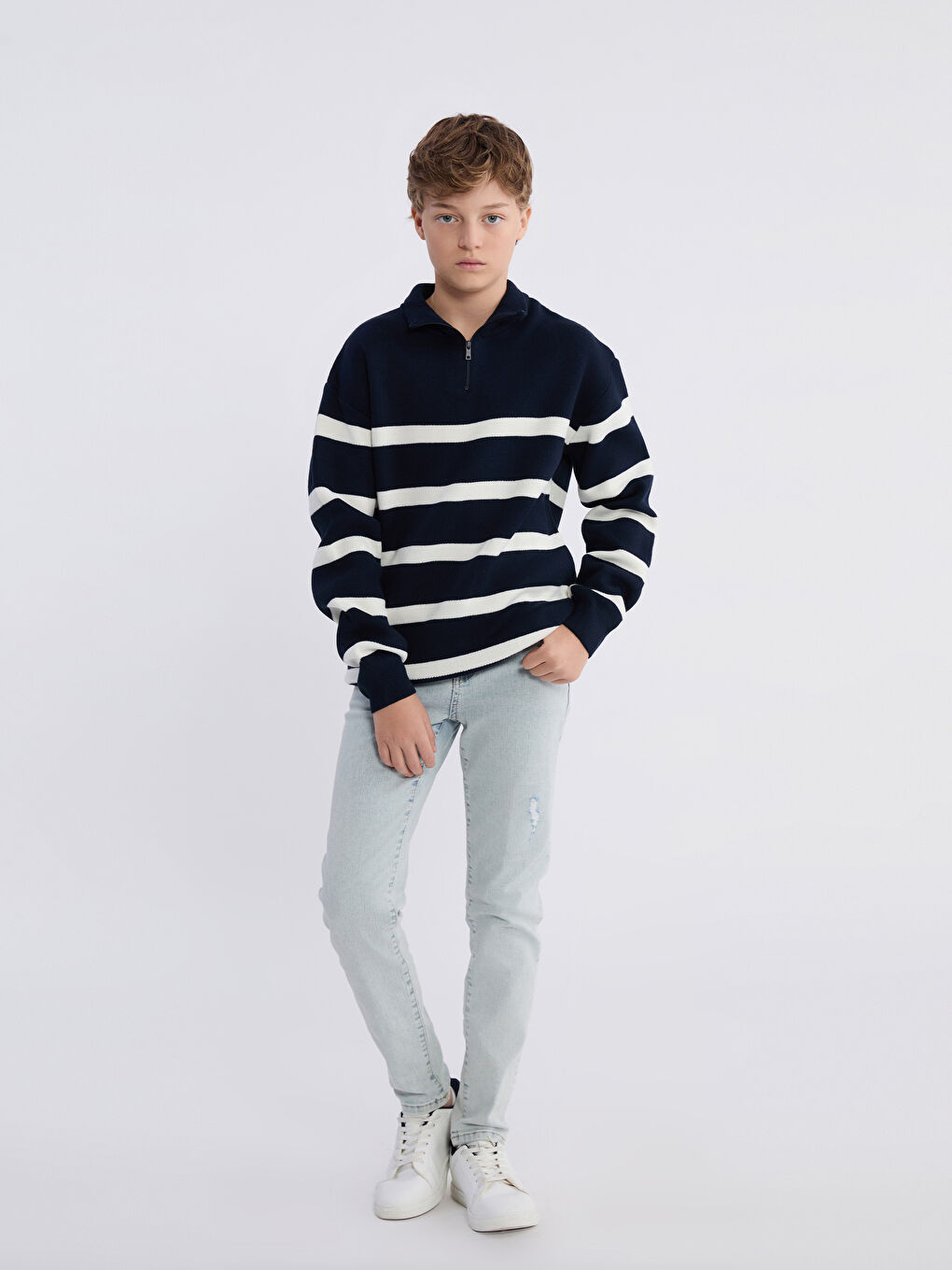 كنزة صوفية بياقة قمعية للأولاد-1